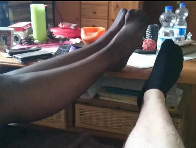 Unbekannte Nylonmassage ** Foot Fun **