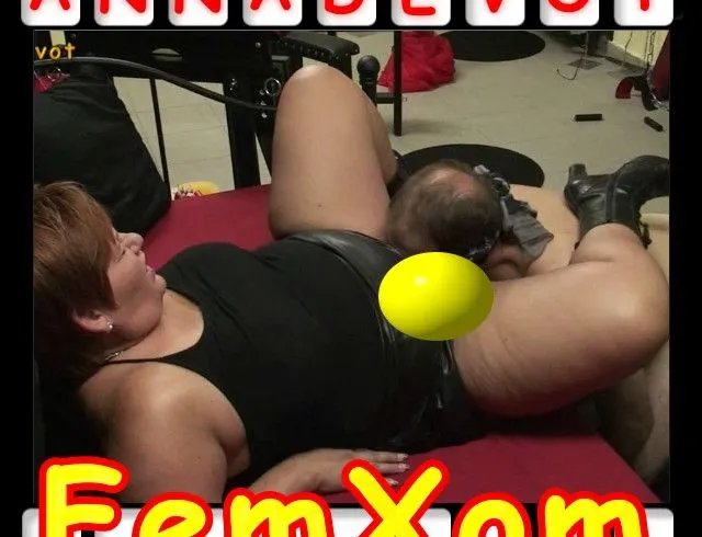 FEMDOM - Ein SKLAVE für  mich