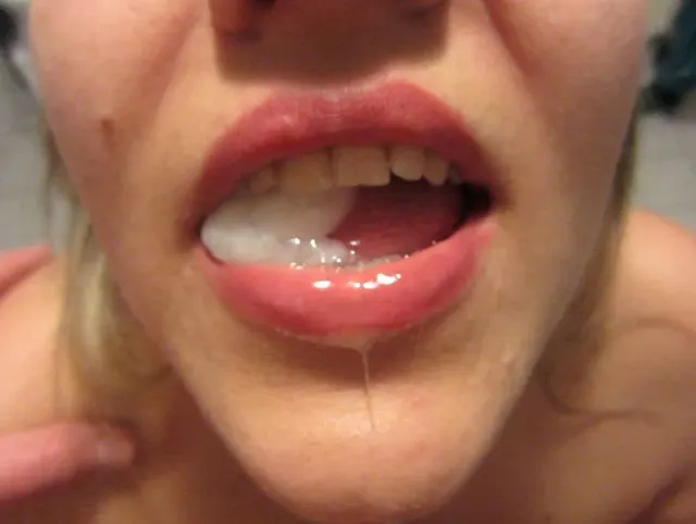 Sperma selbst in meinen Mund gewichst!!!