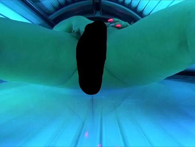 Im Solarium gefingert