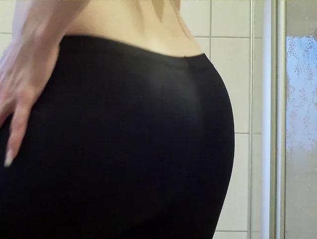 Glanzleggings zum Wichsen