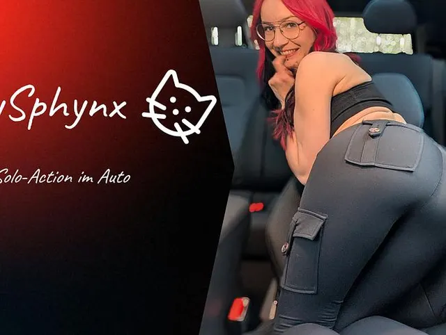 Heiße Solo-Action im Auto. :O Ich mache es mir mit einem großen Dildo selber ;)