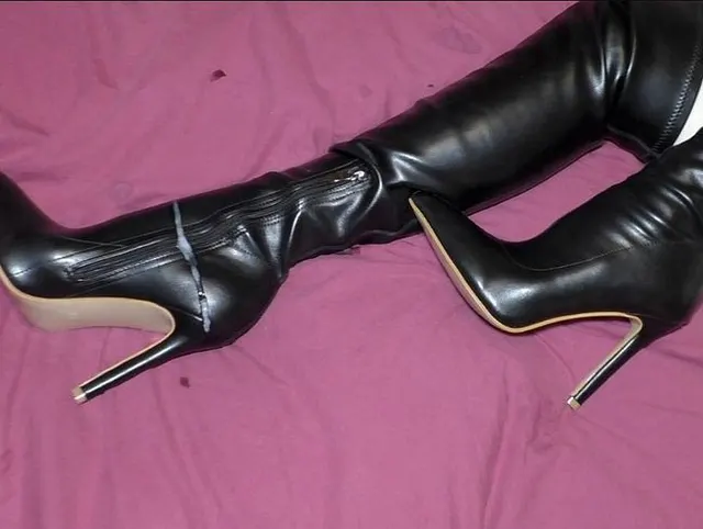 Overknee-Stiefel: Bootjob, Bootfuck und ruinierter Orgasmus