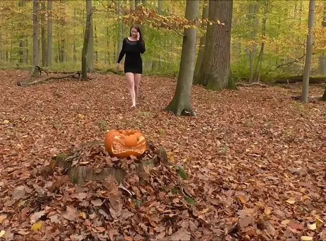 DOGGY PISS - Goldene Champagnerdusche in Kürbis