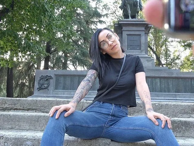 GERMAN SCOUT - Tattoo Teen Natascha Anal gefickt bei Straßen Casting