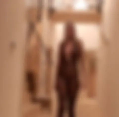 Im Catsuit durchs Hotel Gelaufen!