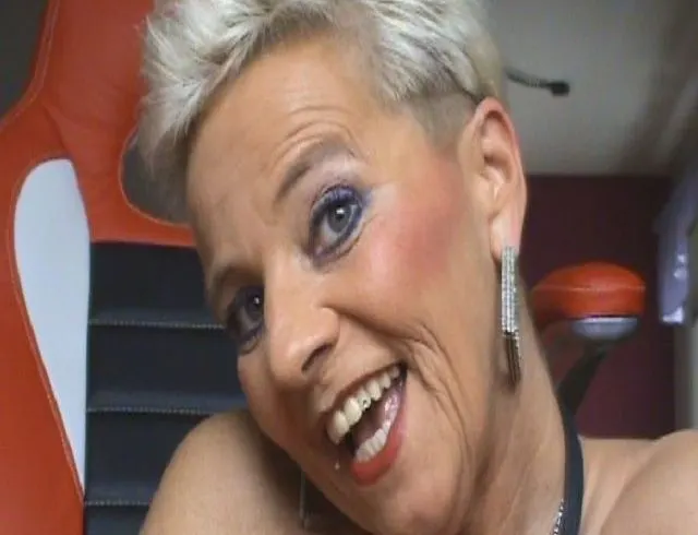 ,,vergiß *Sie*!! vergiß deine Ehefotze!!-Dirty-Talk