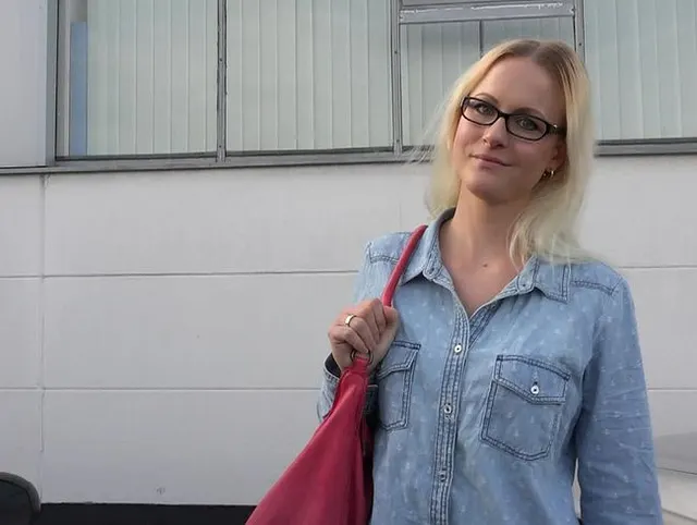 PUBLIC - AO Fick mitten im Laden!!!