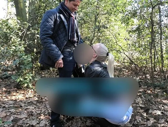 Lara Cumkitten Extrem Public im Wald gefickt