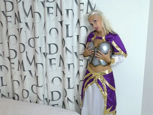 Medieval Princess goes wild: Anal fuck