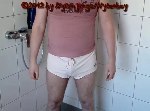 Short und Shirt bepissen