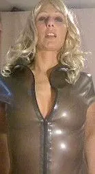 Latexshirt - wie geil ist das denn?