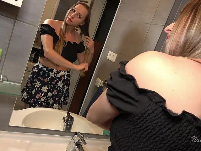 Im Badezimmer genagelt