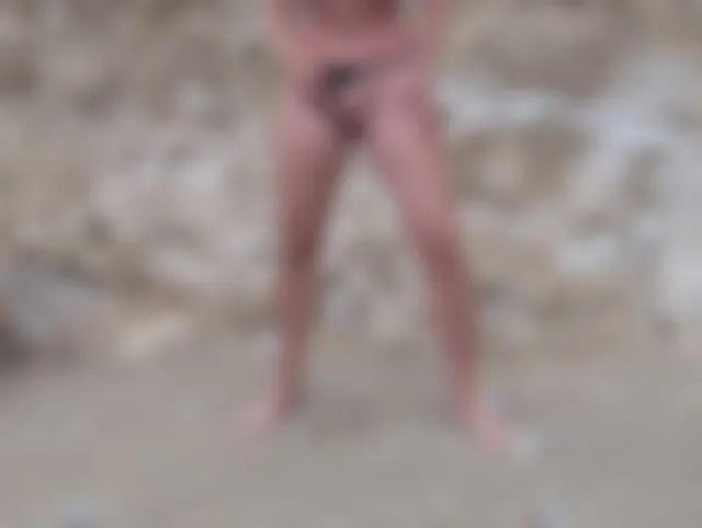 Los Piss in den Sand