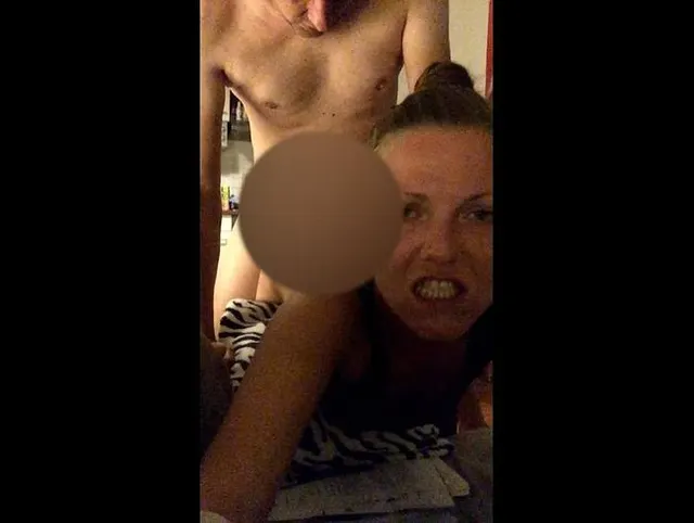HART GEFICKT! DOGGY UND CUMSHOT