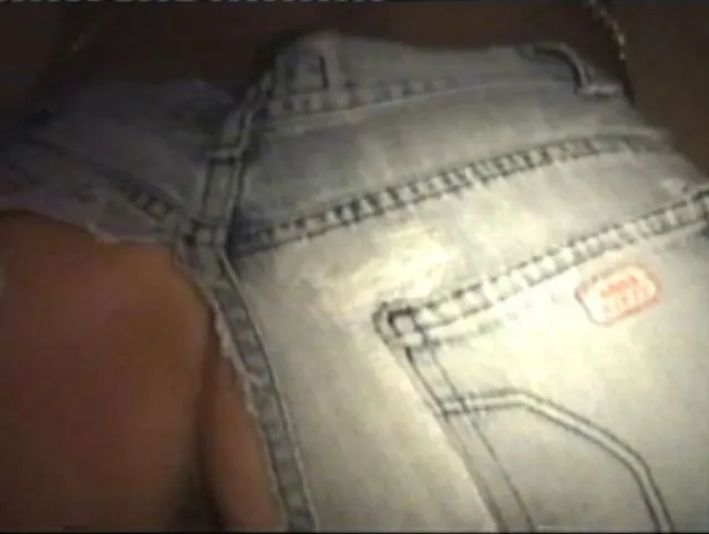 In zerfickter Jeans gefickt
