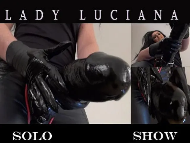 Solo Strapon Show