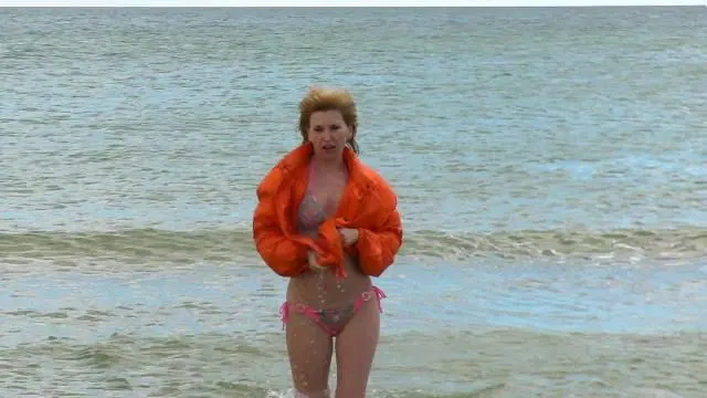 Mit Moncler im Meer