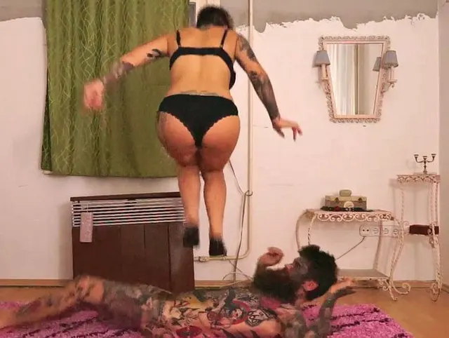 DRÜCKEN SIE SEINE GRENZEN: MERCILESS BALLET FLATS STOMACH SPRINGT AUF MEINEN SUPER HAUTIGEN EHEMANN