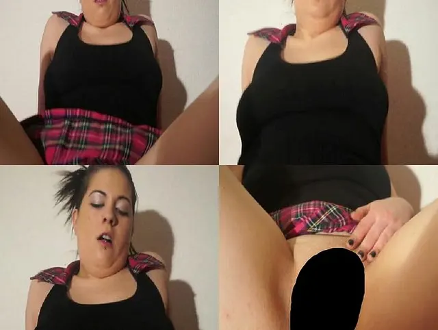 Teeny reitet sich Sperma tief ein POV