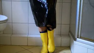 Gummistiefel-Schürzen-Luder (Userwunsch)