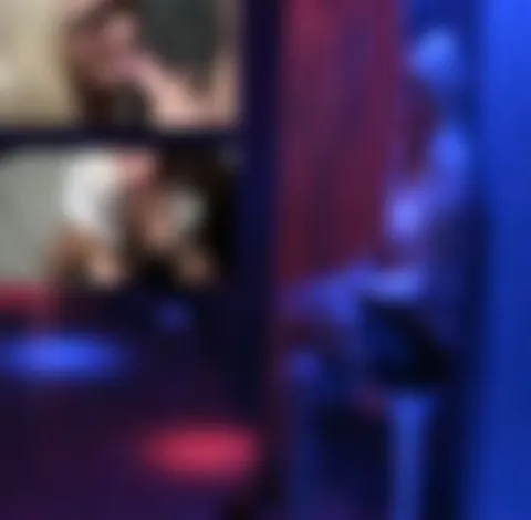 Sekretärin im Pornokino!