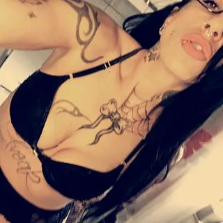Profilbild von Amy-Six