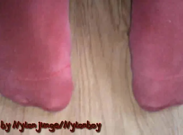 Rote Socken und High Heels