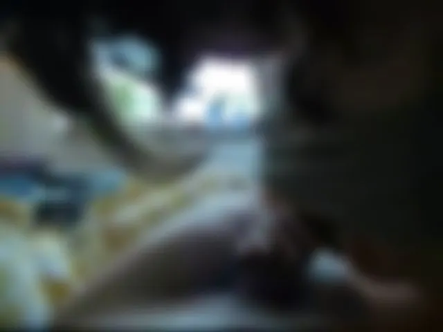 Versaute MilfSchlampe geht fremd