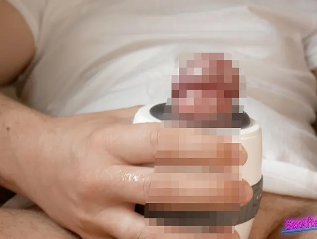Endlich genieße ich meinen neuen Masturbator, während meine Frau unterwegs ist