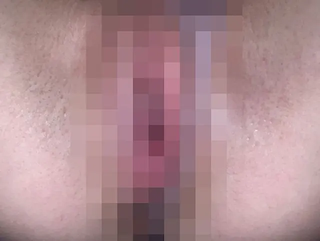 Ficken eines dünnen Teenagers mit dicken Möpsen im Höschen! POV!