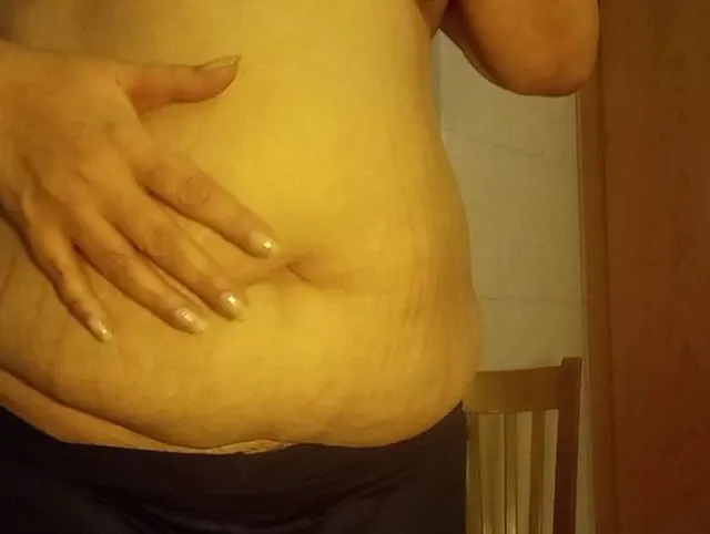 Vorschau aus Fetisch: Mein weicher dicker Bauch wird gestreichelt – Nahaufnahme