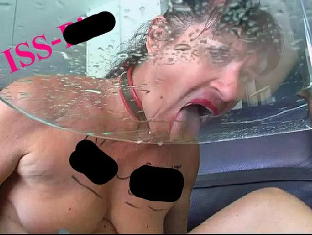 Totale versaute Schweizer PISS-SLUT drinkt alle Pisse