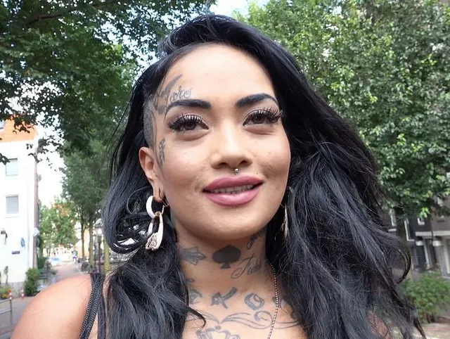 GERMAN SCOUT - Latina Instagram Model bei Straßen Casting AO gefickt
