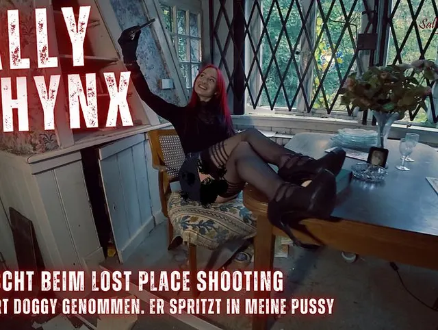 Erwischt mein Shooten - und hart Doggy genommen und in die Pussy gespritzt