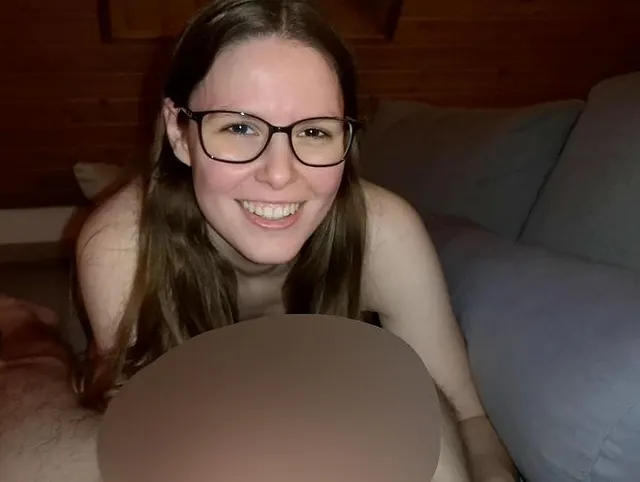 ICH BLASE GROSSEN SCHWANZ UND SCHLUCKE DIE HEISSE LADUNG SPERMA GIERIG