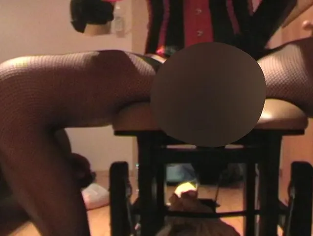Zicken Pussy reitet Monkey Rocker II