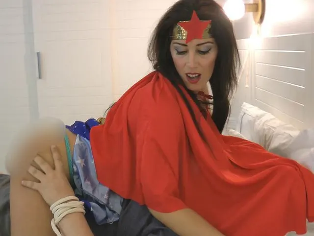 WonderWoman  Fuck-Actions